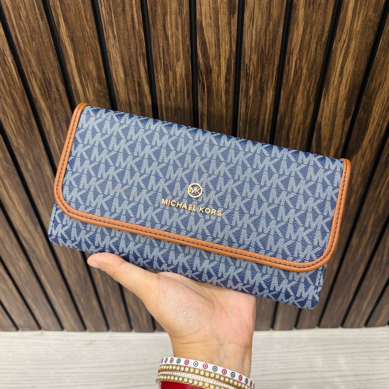 Wallet article 164