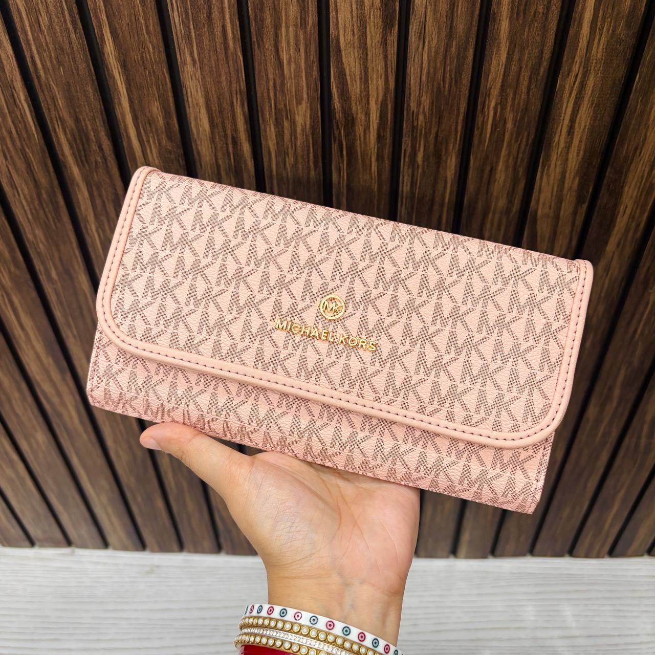 Wallet article 164
