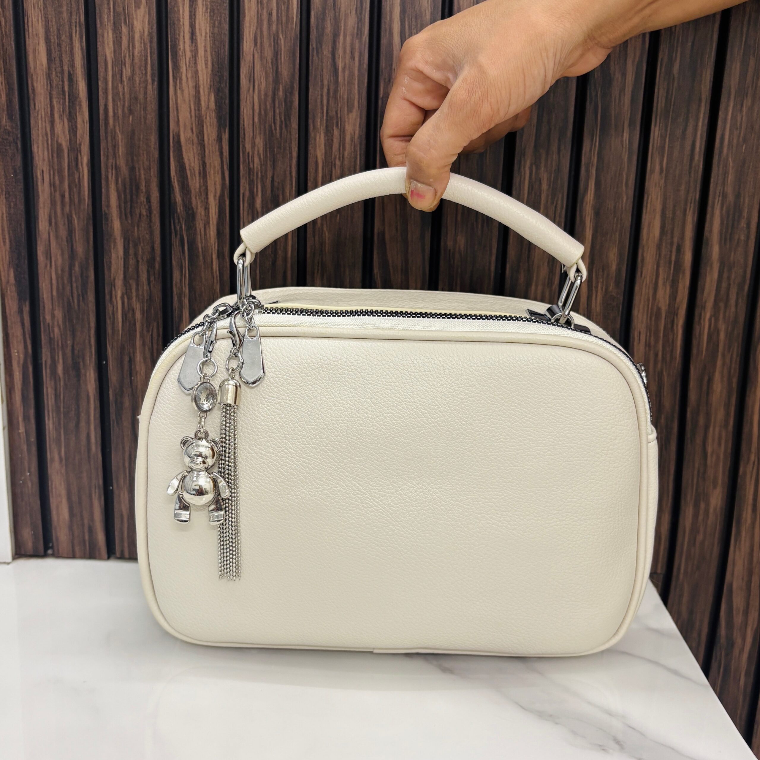 Bag article 210