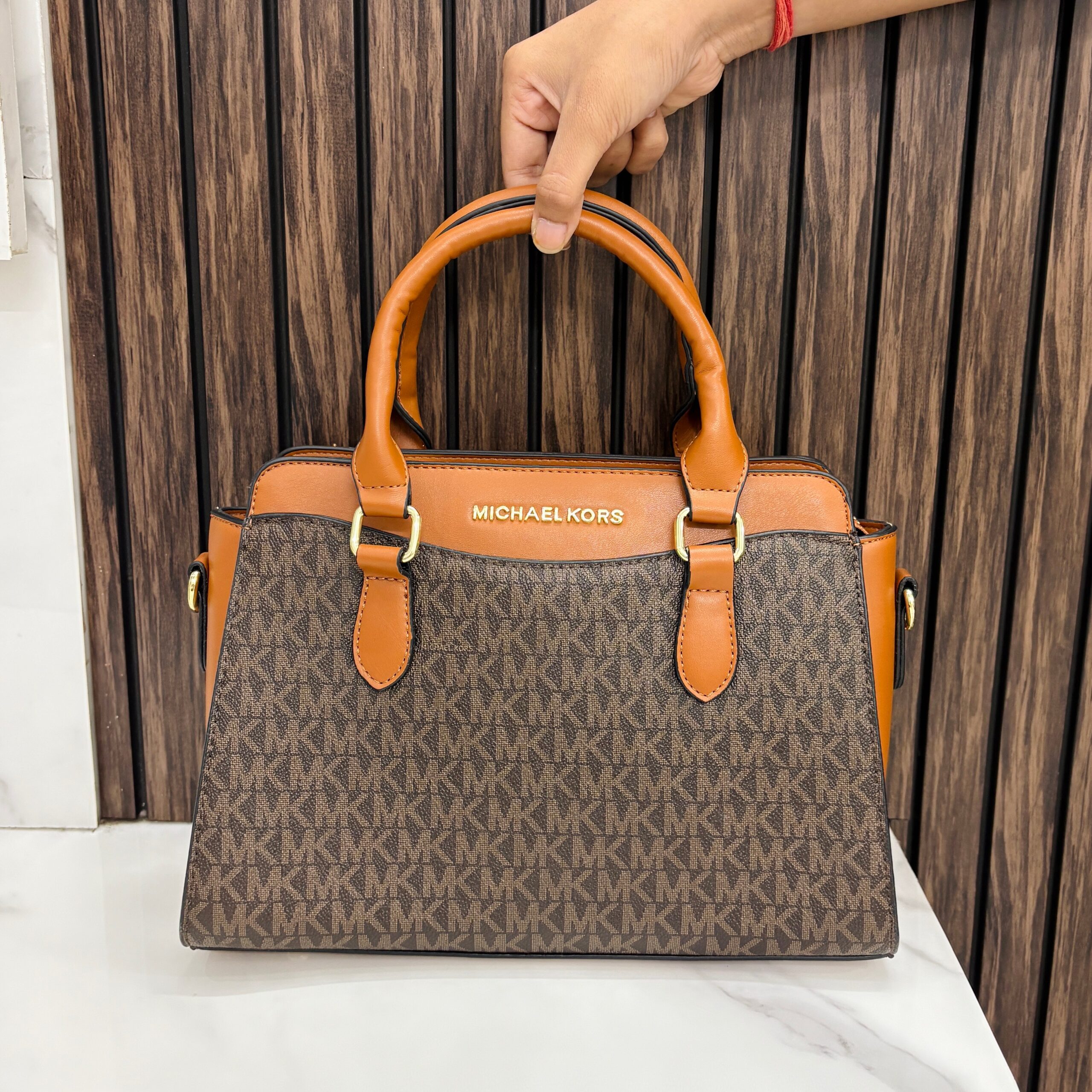 Bag article 221