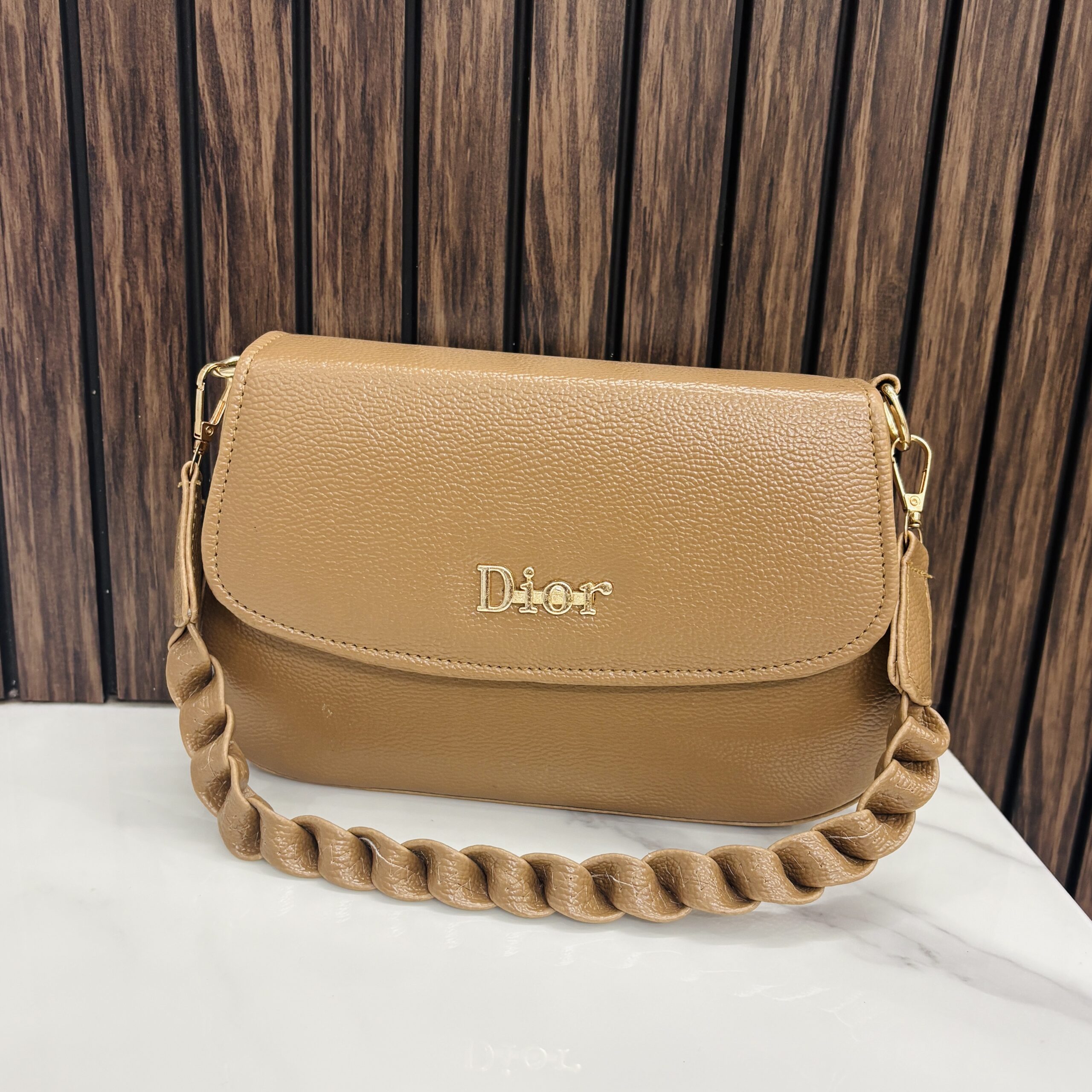 Bag article 204