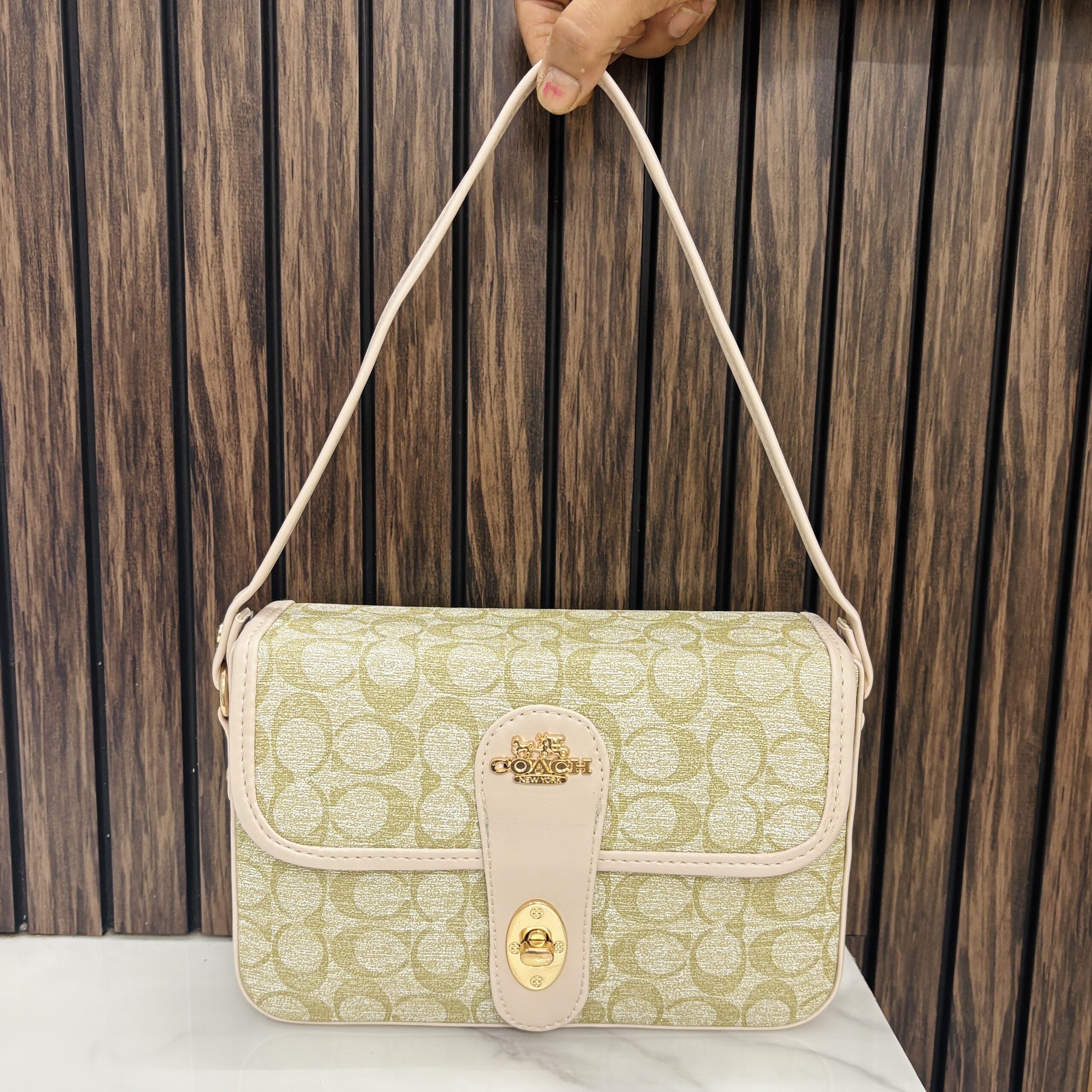 IMG_7329 Bag article 206 - Image 1